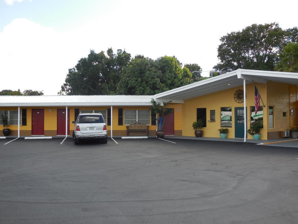 Tropicana MotelWauchula エクステリア 写真